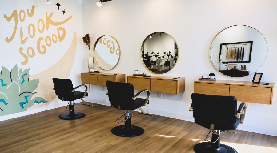 Salon Chairs That Combine Style and Functionality